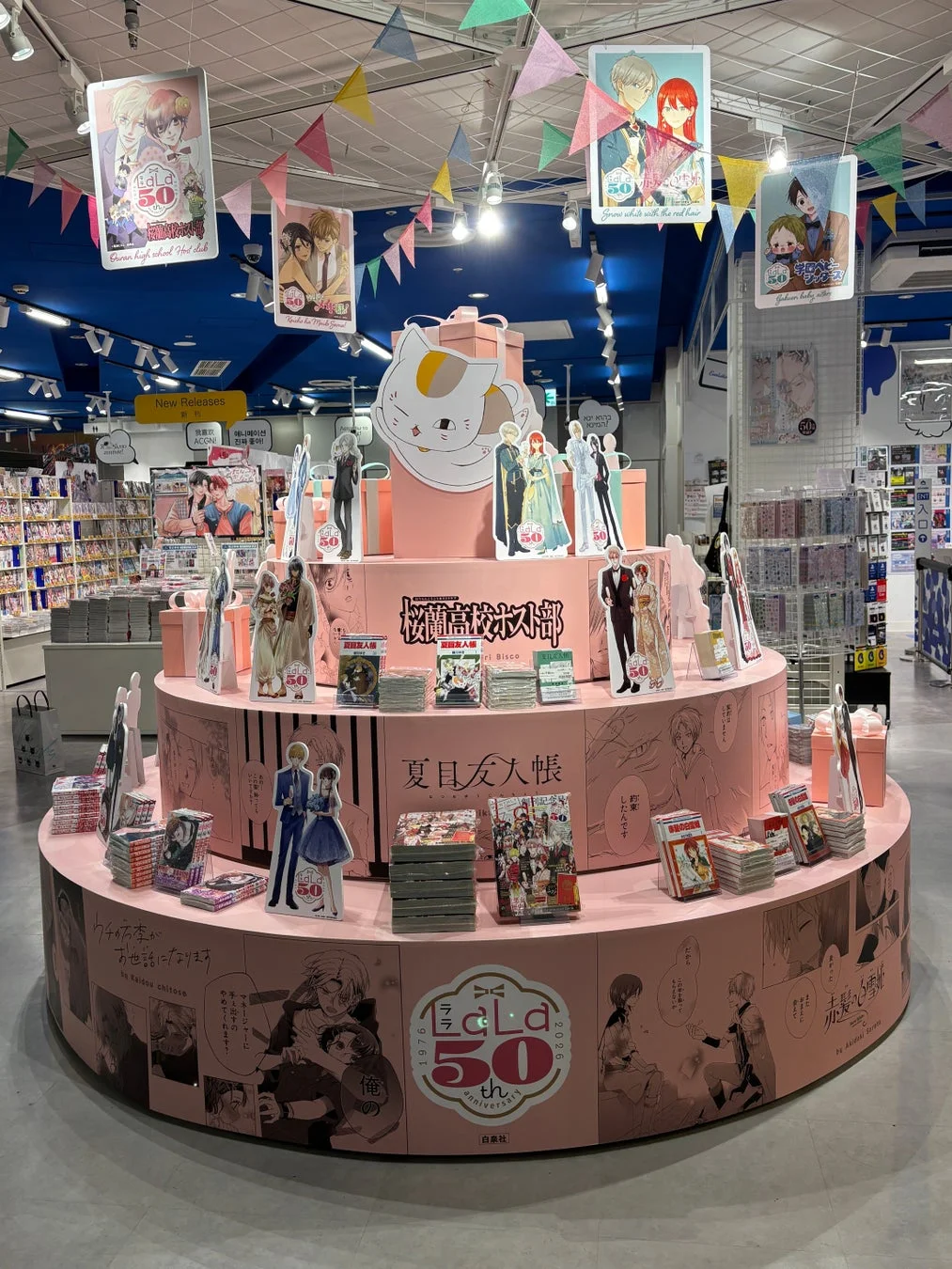 アニメイト梅田店ディスプレイ