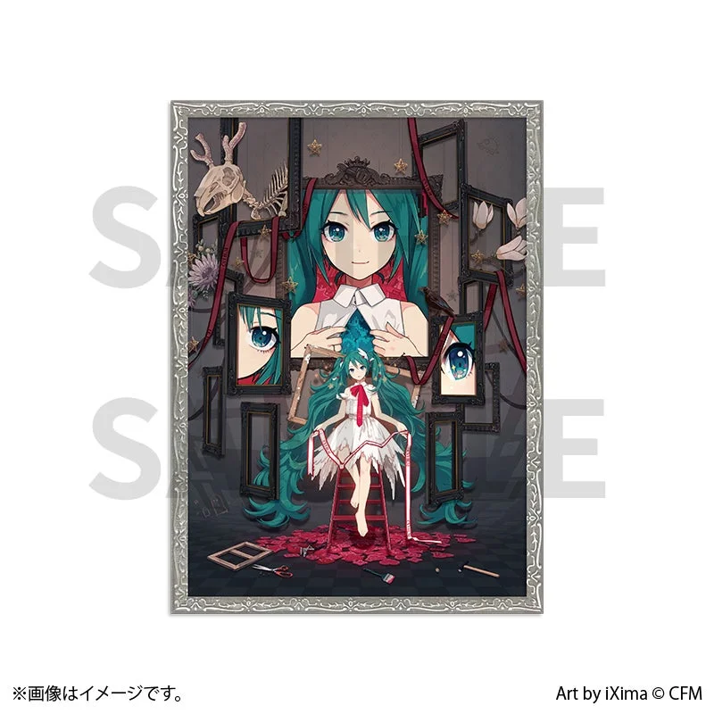 初音ミクが描かれた幻想的でゴシックなイラスト。大きな額縁のミクの胸元には青い結晶があり、その下には小さなミクが梯子に立つ。
